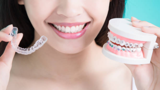 WHY ADULTS ARE CHOOSING INVISALIGN CLEAR BRACES